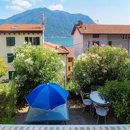 Delizioso Bilocale Vista Lago Colonno Luaran gambar