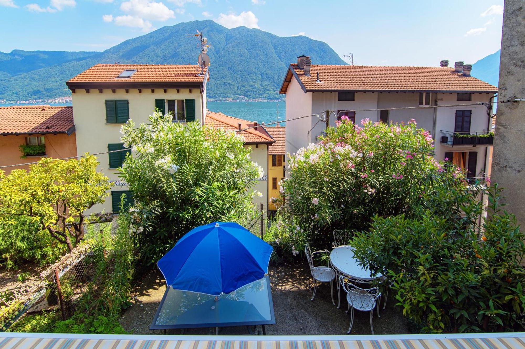 Delizioso Bilocale Vista Lago Colonno Luaran gambar