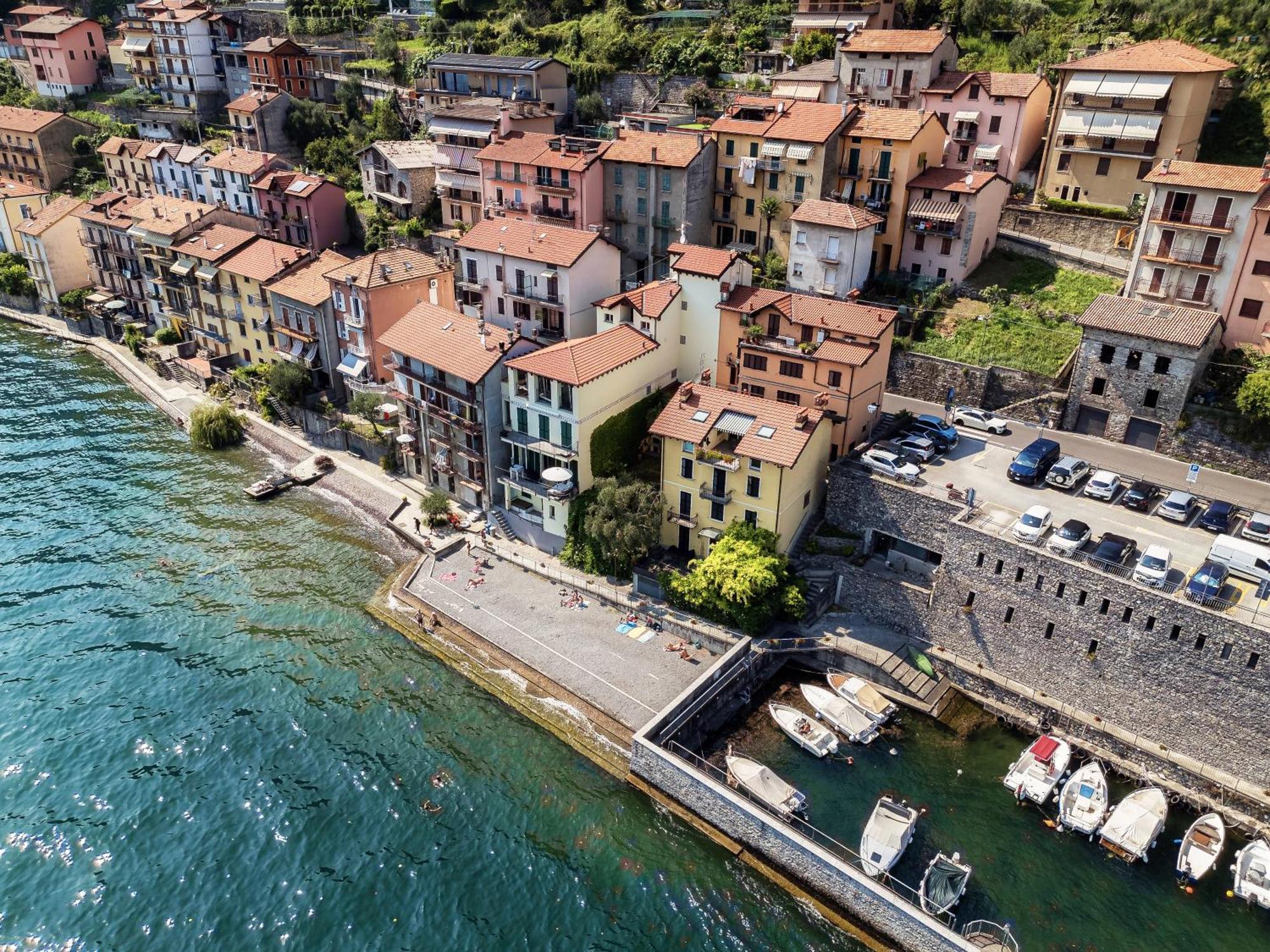 Delizioso Bilocale Vista Lago Colonno Luaran gambar