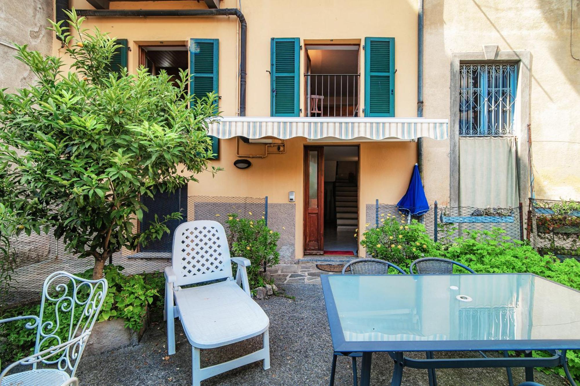 Delizioso Bilocale Vista Lago Colonno Luaran gambar