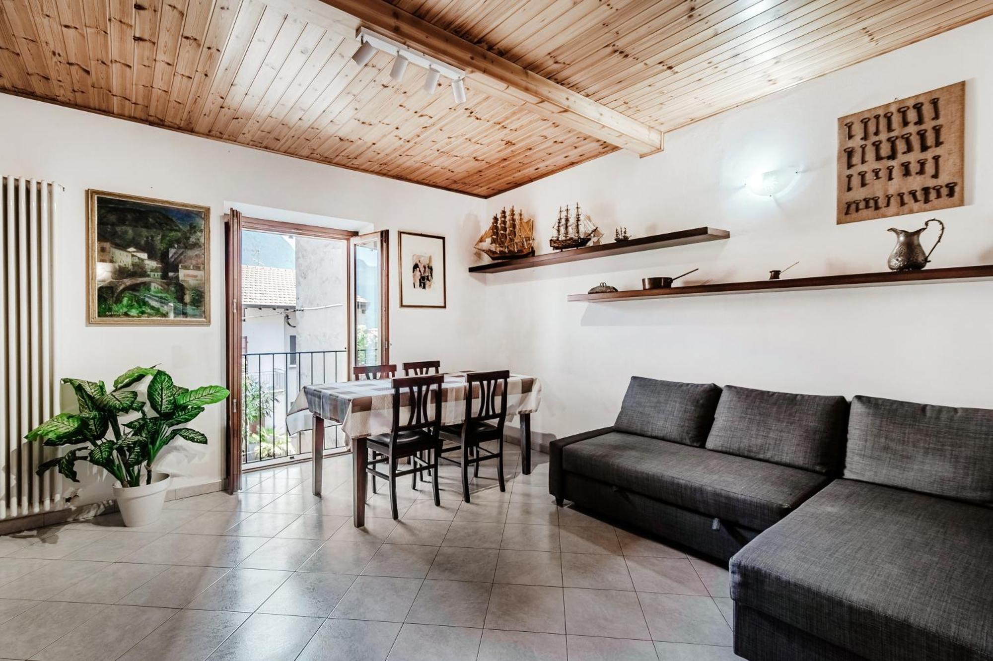 Delizioso Bilocale Vista Lago Colonno Luaran gambar